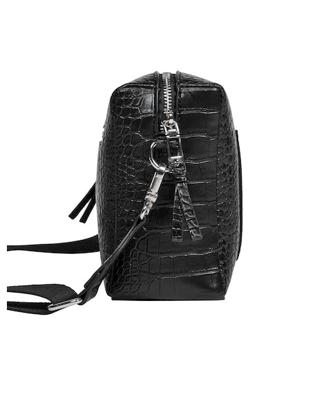 Diseño elegante de bandolera negra con acabado brillante y detalles sofisticados.