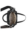 Accesorio femenino negro, bandolera de nylon suave con tres bolsillos para una mejor organización.