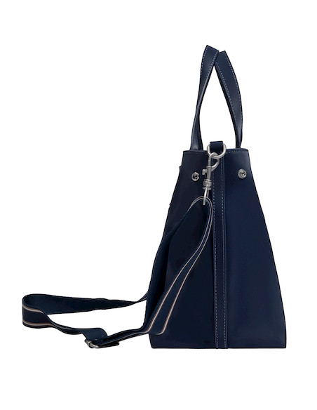 Bandolera azul para mujer con diseño versátil, perfecta para trabajo o actividades académicas.