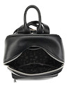 Elegante mochila negra de mujer, estilo casual, con acabado graneado y hebillas metálicas.