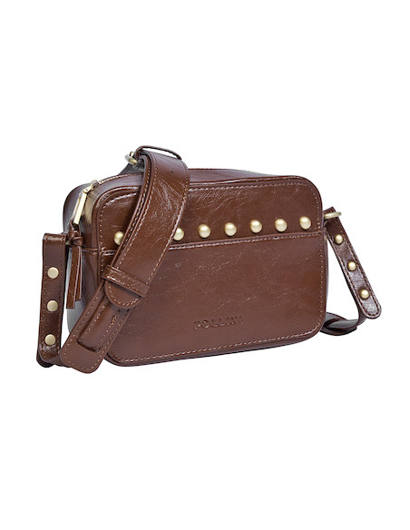 Bolso Pollini café con detalles en relieve, funcional y elegante, perfecto para llevar lo esencial.
