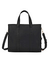 Detalle del cierre metálico del bolso Pollini negro, resaltando su estilo contemporáneo y elegante.