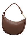 Cartera café de mujer en PU graneado, perfecta para complementar looks vanguardistas y casuales.