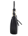 Bolso negro Pollini mostrando su elegante acabado en PU graneado, perfecto para ambientes laborales.