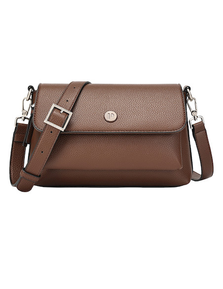 Vista del bolso morado resaltando su diseño elegante y funcional, perfecto para trabajo o citas.
