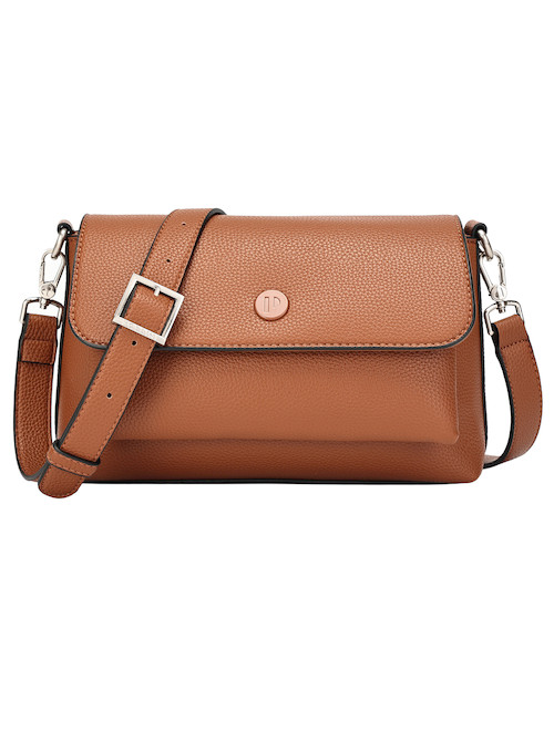 Perspectiva del bolso camel, resaltando su diseño funcional y sofisticado.