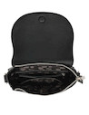 Bandolera negra de mujer en PU graneado, estilo casual, ideal para actividades diarias.