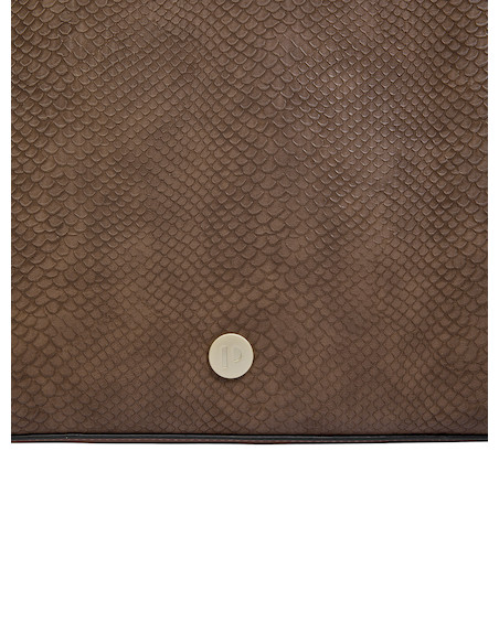 Bolso tote bag morado texturizado de mujer, ideal para uso casual y diario.