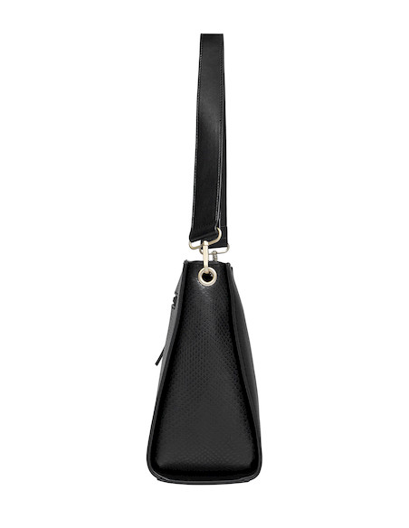 Bolso negro Pollini con strap ajustable y extraíble, perfecto para entornos laborales y académicos.