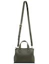 Estilo casual en color oliva, adaptable con strap extraíble y ajustable.