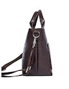 Bolso Pollini de textura croc en café, adecuado para mujeres que buscan funcionalidad y moda.