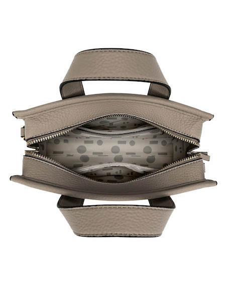 Bandolera blanca de mujer en PU graneado, estilo casual, ideal para actividades diarias.