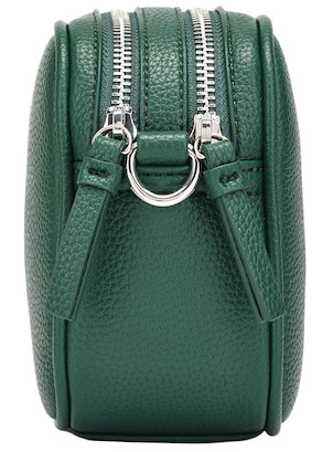Vista lateral de la bandolera Pollini en color verde, mostrando su diseño elegante y funcional.
