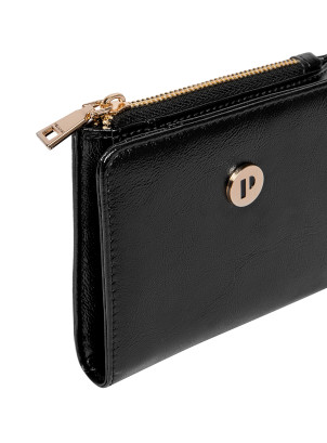 Billetera cuadrada Pollini, diseñada para la mujer activa que valora la distinción.
