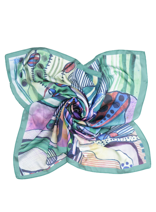 Accesorio de seda sintética verde, diseño floral, recomendado para ocasiones informales.