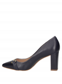 Elegante zapato azul de cuero Pollini F233, ideal para oficina y eventos sociales.